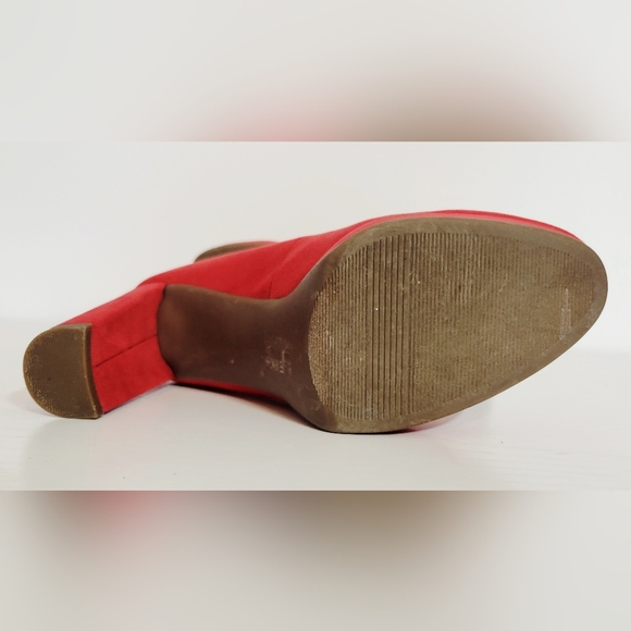 Naturalizer Red Women's Pumps - Picture 10 of 11